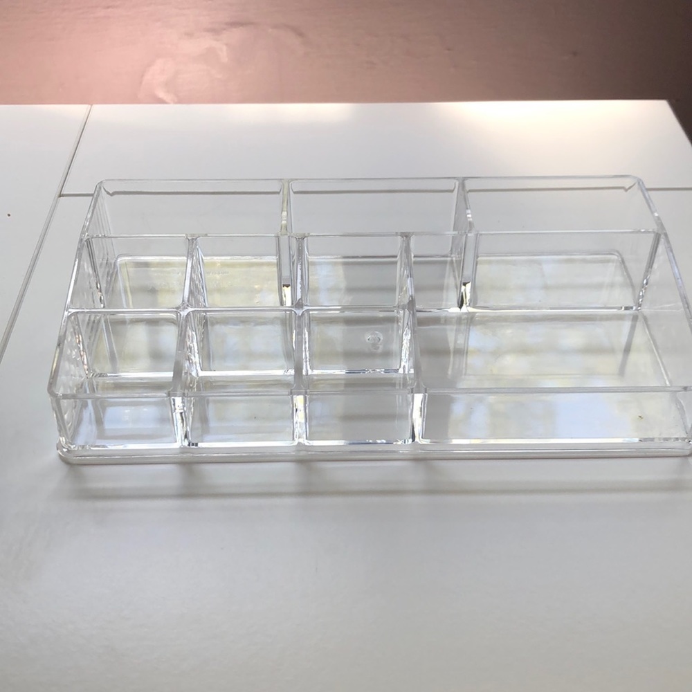 Acrylic makeup organizer